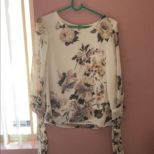 Flowy Floral blouse
